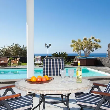 Villa Viejo Dos: Bright Puerto Calero Retreat With Pool And Scenic Views