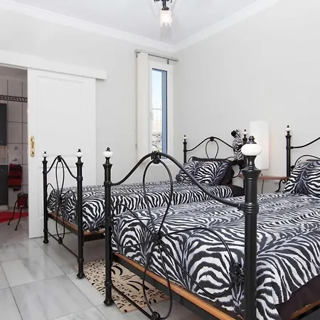 Viejo Dos: Bright Puerto Calero Retreat With Pool And Scenic Views Villa