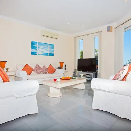 Viejo Dos: Bright Puerto Calero Retreat With Pool And Scenic Views * Yaiza (Lanzarote)