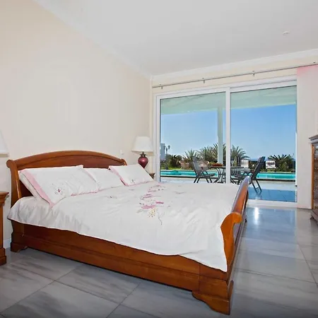 Villa Viejo Dos: Bright Puerto Calero Retreat With Pool And Scenic Views