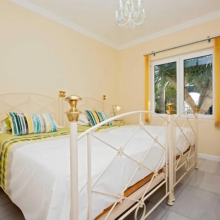 Villa Viejo Dos: Bright Puerto Calero Retreat With Pool And Scenic Views *